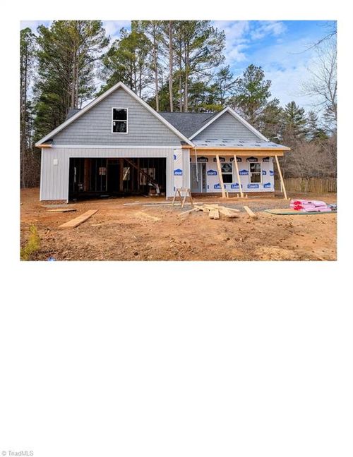 130 Fox Run, Eden, NC, 27288-9411 | Card Image