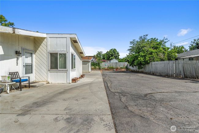 A - 322 N Kentucky Ave, Home with 0 bedrooms, 0 bathrooms and 2 parking in East Wenatchee WA | Image 12