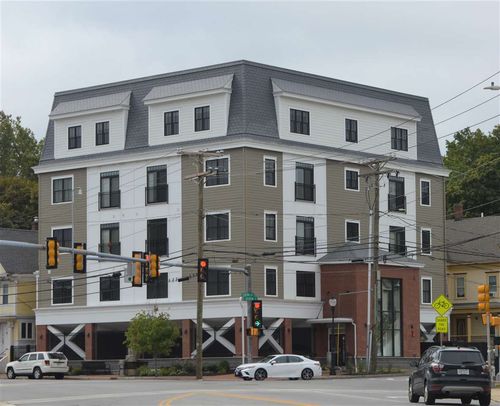 15-2 Silver Street, Dover, NH, 03820 | Card Image