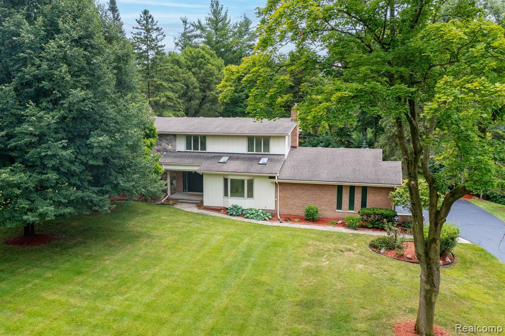 Eastover Dr, Bloomfield Hills, MI 48304 #1