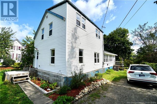 40 Spring St, House other with 2 bedrooms, 2 bathrooms and null parking in St. Stephen NB | Image 4