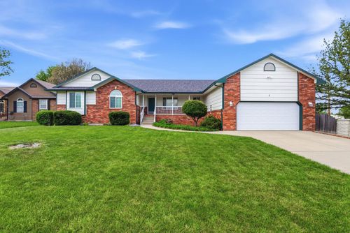 1 Valley Oaks Ct, Valley Center, KS, 67147-2375 | Card Image