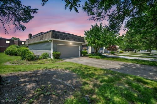 6-1-19221 Briarwood Ln, Strongsville, OH, 44149-3109 | Card Image