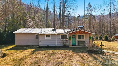 7495 Laurel St, Collettsville, NC, 28611-9083 | Card Image