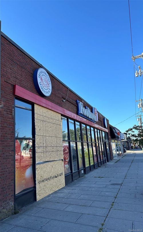 373 Merrick Ave, Merrick, NY, 11566-2727 | Card Image