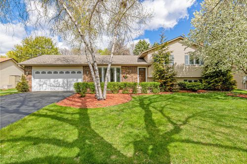 9644 107th Ave N, Maple Grove, MN, 55369-2717 | Card Image