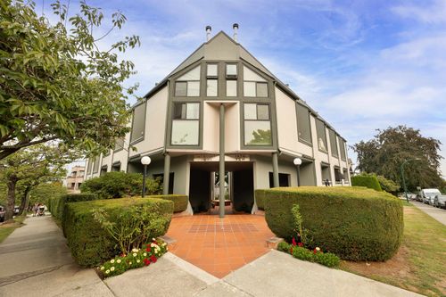 2-1870 Yew St, Vancouver, BC, V6K3G2 | Card Image