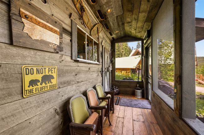 Cabin Studio Sunroom with lofted ceiling | Image 47