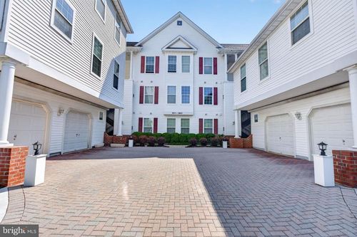 204-9645 Devedente Dr, OWINGS MILLS, MD, 21117-5424 | Card Image