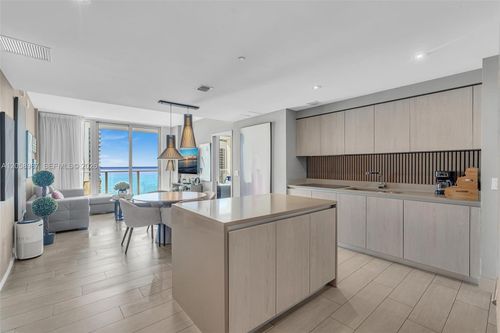 r3305-4010 S Ocean Dr, Hollywood, FL, 33019-3063 | Card Image