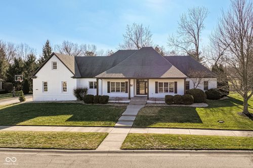 9945 Buttondown Ln, Zionsville, IN, 46077-8133 | Card Image