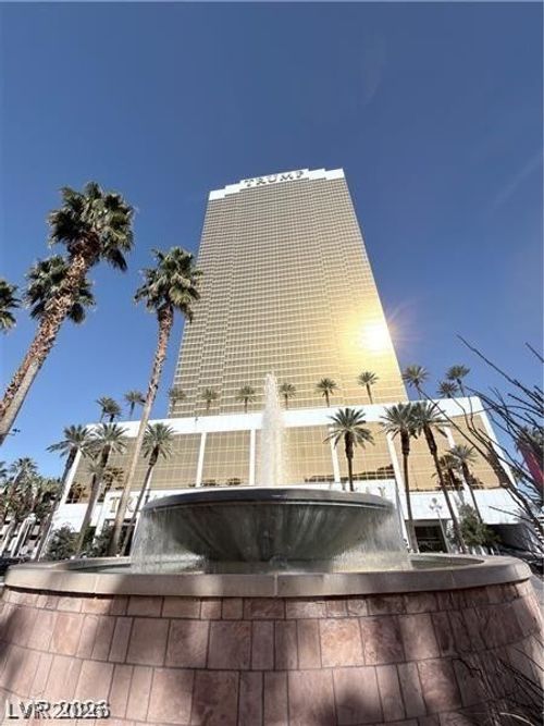 4227-2000 N Fashion Show Dr, Las Vegas, NV, 89109-1936 | Card Image