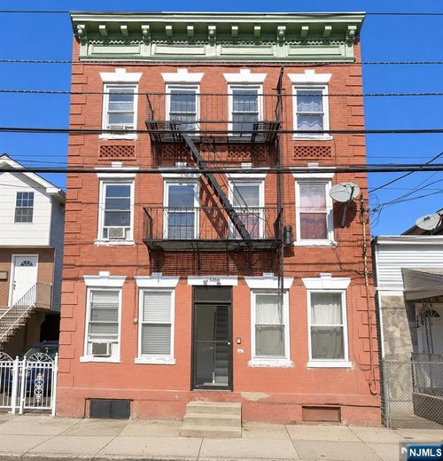 548 59th Street, West New York, NJ, 07093 | Card Image