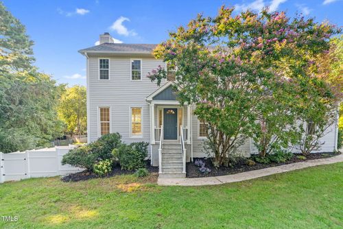 101 Fallsworth Dr, Cary, NC, 27513-5102 | Card Image