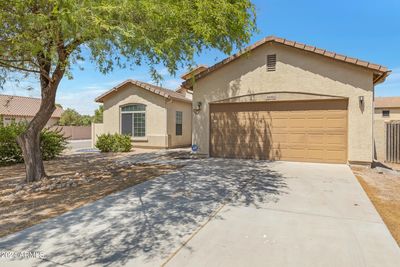 44302 W Juniper Avenue, House other with 3 bedrooms, 2 bathrooms and null parking in Maricopa AZ | Image 1