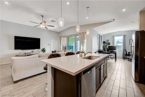 27 Red Sandstone Ave, North Las Vegas, NV, 89031-6910 | Card Image