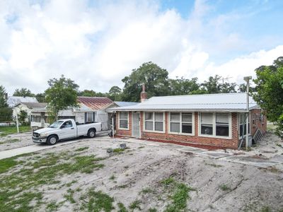 407 Ne 1st St, House other with 2 bedrooms, 2 bathrooms and null parking in Carrabelle FL | Image 3