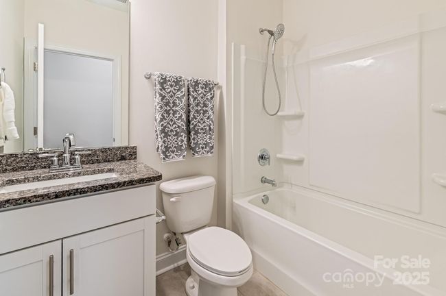 Main level bathroom | Image 23