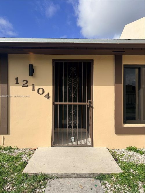 12104 Sw 110th Street Cir S, Miami, FL, 33186-3821 | Card Image