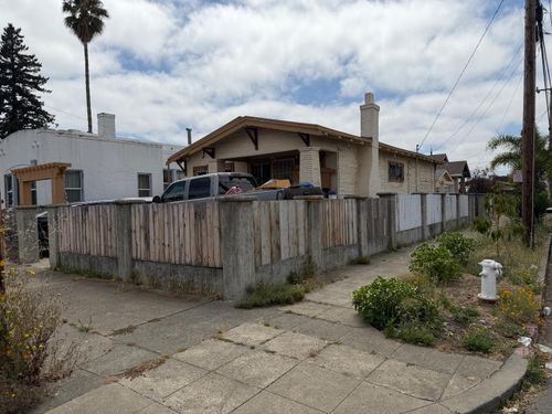 2300 85th Avenue, Oakland, CA, 94605 | Card Image