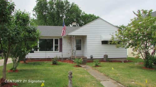 620 E Washington, Freeland, MI, 48623-9050 | Card Image