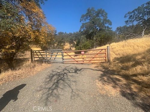 10877 Crestview Dr, Clearlake, CA, 95422 | Card Image