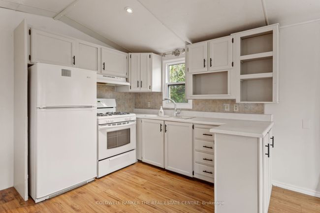 327 - 285 Crydermans Sideroad, House other with 2 bedrooms, 1 bathrooms and 2 parking in Georgina ON | Image 7