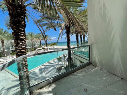 27-18501 Collins Ave, Sunny Isles Beach, FL, 33160-3768 | Card Image