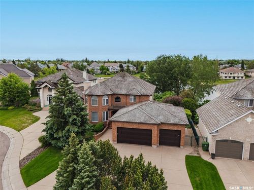 811 Braeside View, Saskatoon, SK, S7V1A7 | Card Image