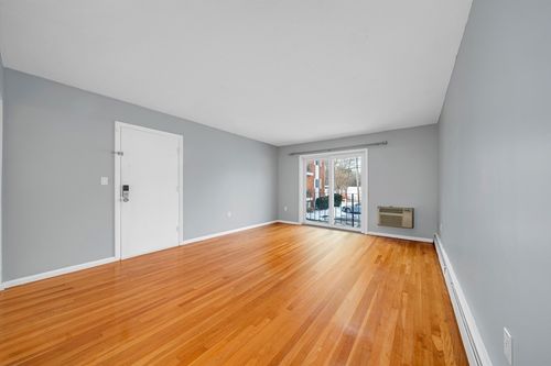 apt-3-5 Endicott St, Norwood, MA, 02062-3042 | Card Image