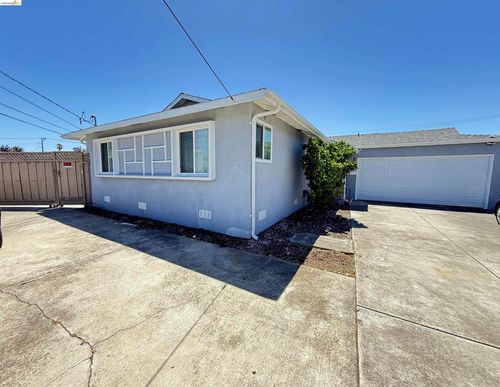 8096 Juniper Ave, Newark, CA, 94560-2704 | Card Image