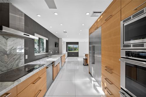 1000 N Shore Dr, Miami Beach, FL, 33141-2442 | Card Image