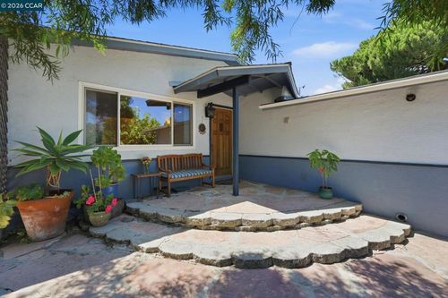 1501 Lassen Ct, Vallejo, CA, 94591-4022 | Card Image