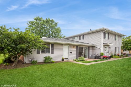 0-135 Barcliffe Ln, Schaumburg, IL, 60194-4301 | Card Image