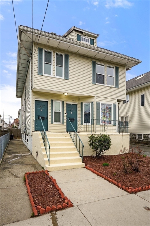 Alexander Ave, Medford, MA 02155