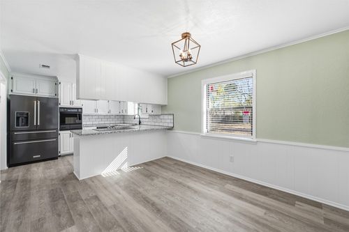 211 Opal St, Hewitt, TX, 76643-3705 | Card Image