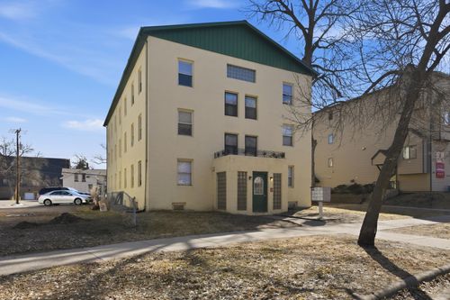 320 7th Ave S, Saint Cloud, MN, 56301-4341 | Card Image