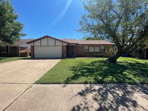 7536 Meadowlark Ln N, Watauga, TX, 76148-1738 | Card Image