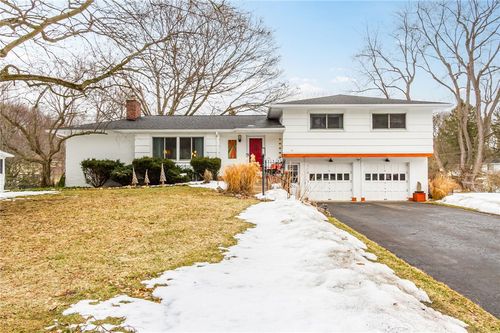 51 Oak Manor Ln, Pittsford, NY, 14534-1437 | Card Image