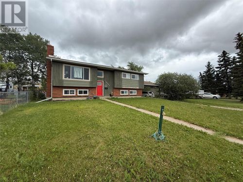 9304 9 St, Dawson Creek, BC, V1G3S3 | Card Image