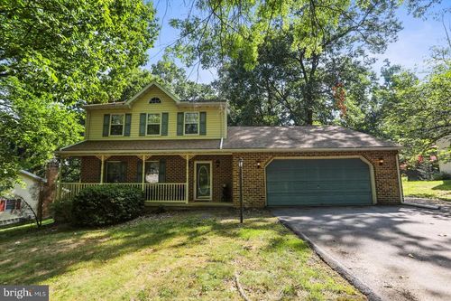 141 Oak Hills Dr, Hanover, PA, 17331-8257 | Card Image