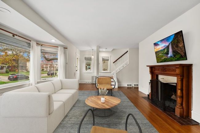 818 N Euclid Ave, House other with 3 bedrooms, 3 bathrooms and 2 parking in Oak Park IL | Image 4