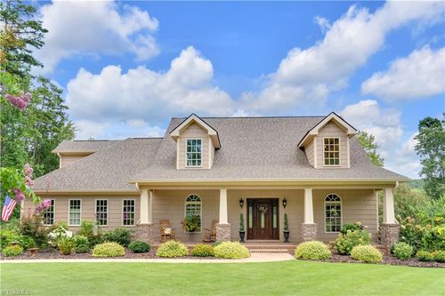 2634 Fox Ridge Rd, Asheboro, NC, 27205-8911 | Card Image