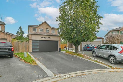 22 Niagara Pl, Brampton, ON, L6S4Z1 | Card Image