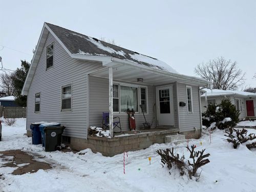 814 Locke Ave, Waterloo, IA, 50702-4118 | Card Image