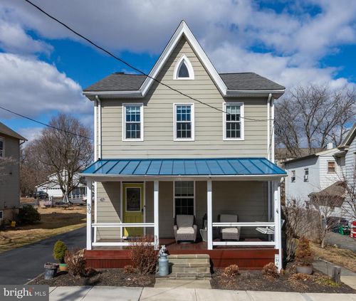 50 E Main St, ELVERSON, PA, 19520-9383 | Card Image