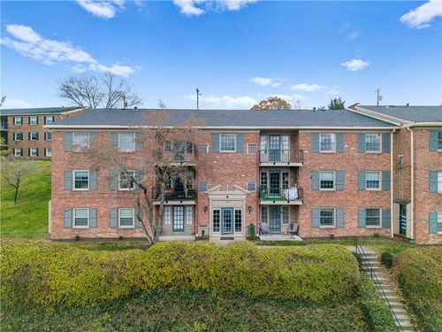 apt-e-1060 Chatham Park Dr, Pittsburgh, PA, 15216-1050 | Card Image