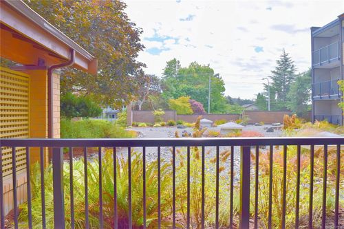 101-1870 Mckenzie Ave, Victoria, BC, V8N4X3 | Card Image