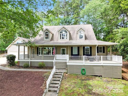832 Kemp Rd, Mooresville, NC, 28117-6626 | Card Image