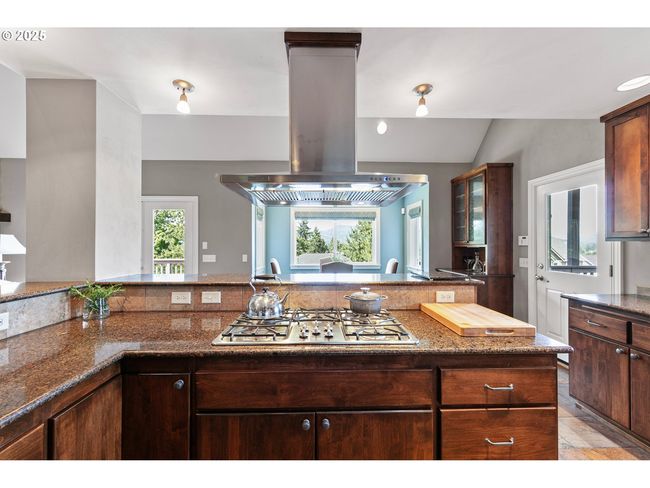 380 Mountaingate Dr, House other with 3 bedrooms, 3 bathrooms and 3 parking in Springfield OR | Image 12